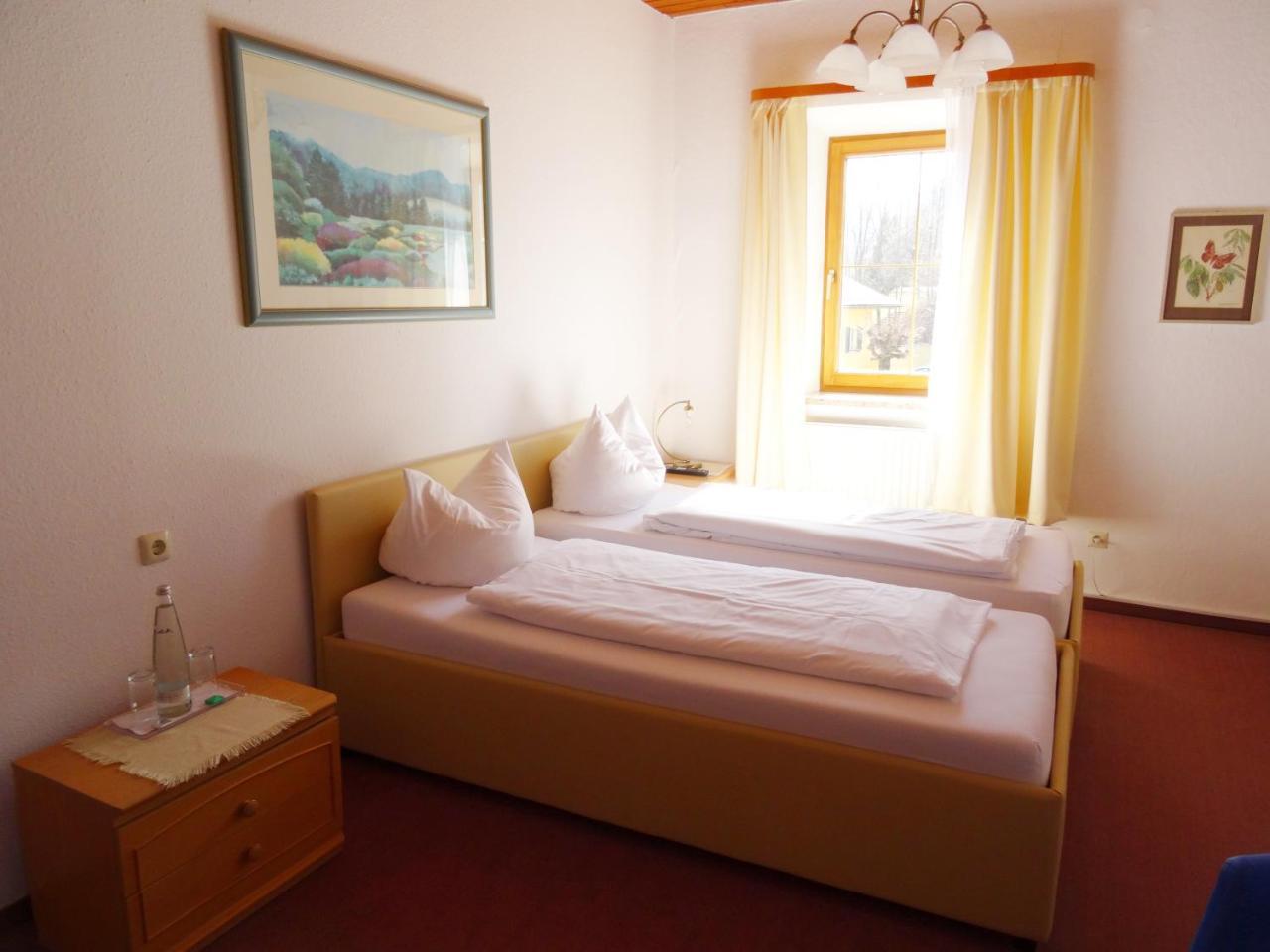 Hotel Gasthof Forelle Siegsdorf Exterior photo